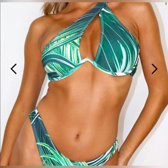 Missguided Other - Missguided underwire palm leave tropical printed cross strap bikini top